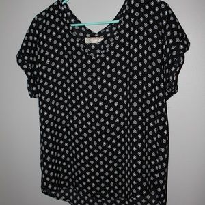 New without tags Pink Rose black and white shirt